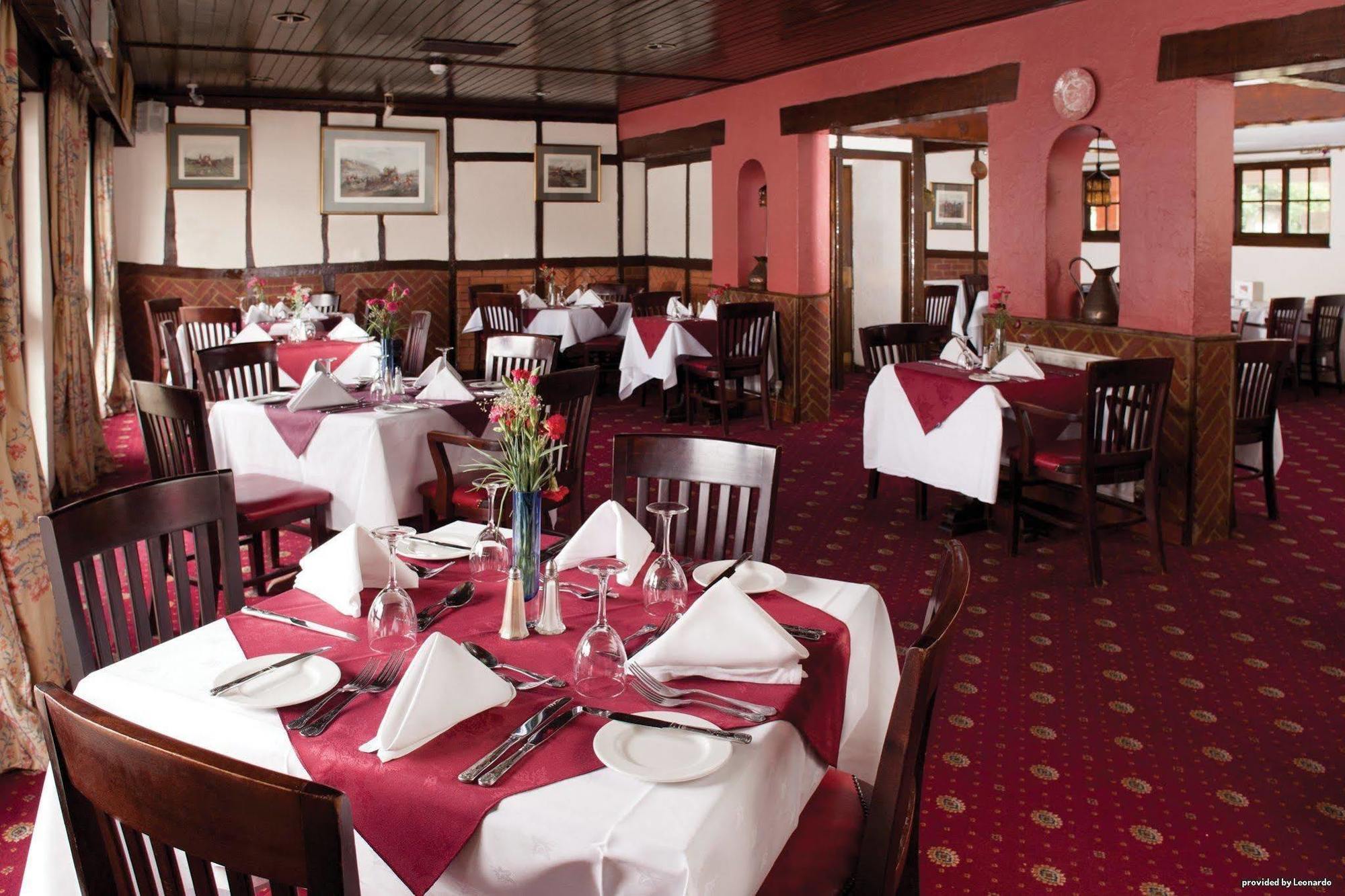 Roebuck Inn 스티버니지 레스토랑 사진